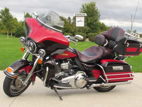 2011 Harley-Davidson® Electra Glide® Ultra Limited Merlot Sunglo/Cherry Red  Sunglo
