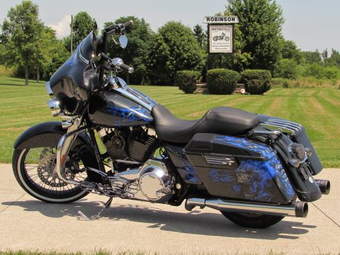 2009 Harley-Davidson Street Glide FLHX   - Over $9,500 in Extras / Options - Bluetooth Radio