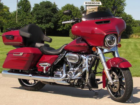 2020 Harley-Davidson Street Glide FLHX   ONLY 3,300 Miles - $11,000 in Extras - GPS, Bluetooth