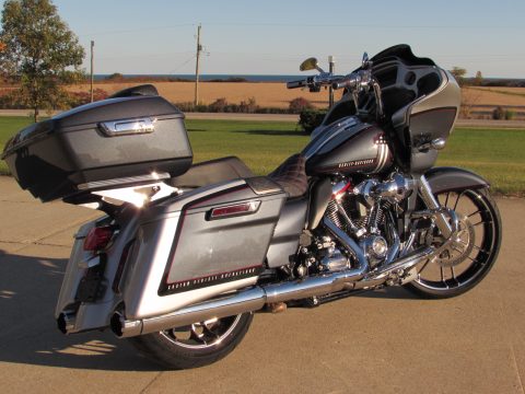 2019 Harley-Davidson CVO Road Glide Custom FLTRXSE  